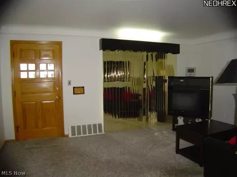 29953 Elgin Rd, Wickliffe, OH 44092 photo 4