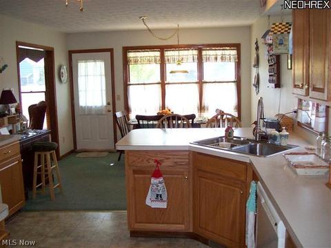 142 Stonehedge Dr, Elyria, OH 44035 photo 7