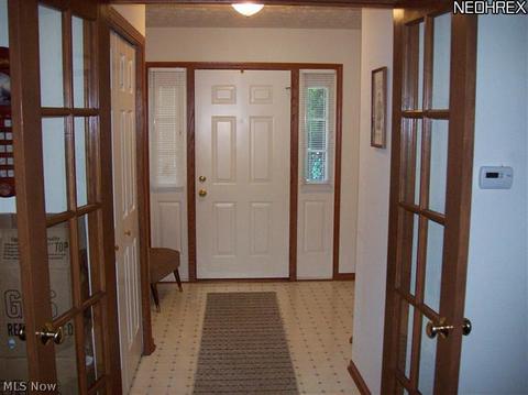 142 Stonehedge Dr, Elyria, OH 44035 photo 3