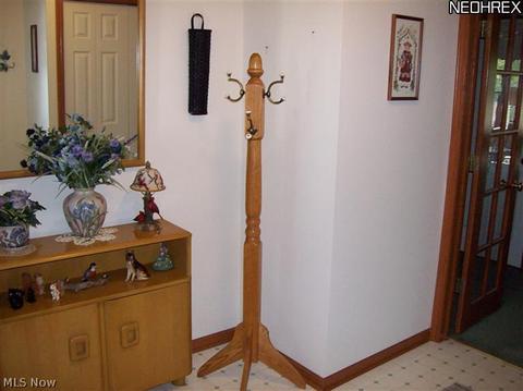 142 Stonehedge Dr, Elyria, OH 44035 photo 4