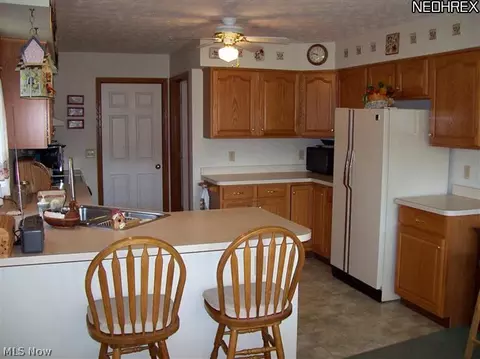 142 Stonehedge Dr, Elyria, OH 44035 photo 6