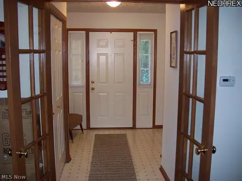 142 Stonehedge Dr, Elyria, OH 44035 photo 3