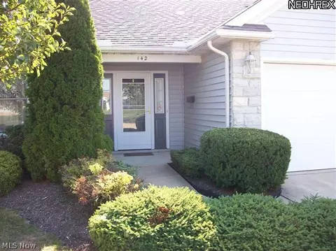 142 Stonehedge Dr, Elyria, OH 44035 photo 2