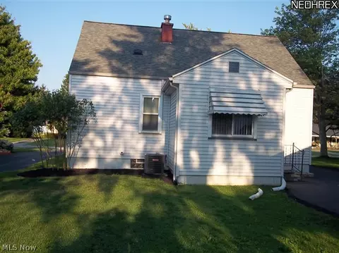 4020 Risher Rd, Youngstown, OH 44511 photo 10