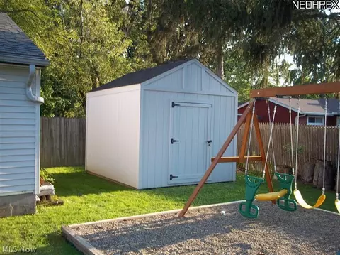 4020 Risher Rd, Youngstown, OH 44511 photo 9