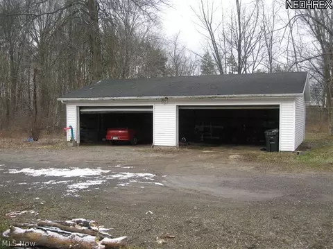 9097 N Main St, Windham, OH 44288 photo 2