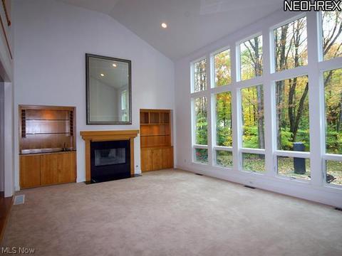 365 Brookside Cir, Aurora, OH 44202 photo 4