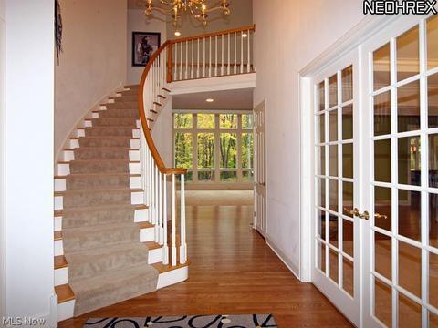 365 Brookside Cir, Aurora, OH 44202 photo 2