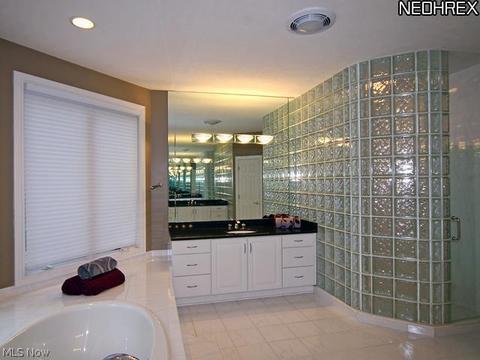 365 Brookside Cir, Aurora, OH 44202 photo 11
