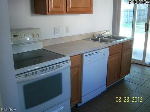 628 Case Ave, Elyria, OH 44035 photo 4
