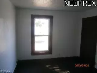 2303 E 30th St, Lorain, OH 44055 photo 8