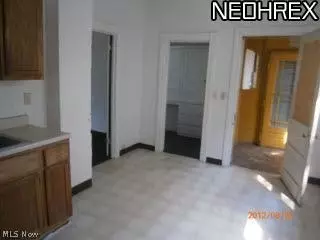 2303 E 30th St, Lorain, OH 44055 photo 2