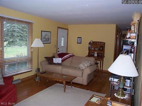 106 Wayne Ave, Creston, OH 44217 photo 4