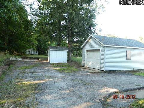 4566 Elyria Ave, Lorain, OH 44055 photo 2