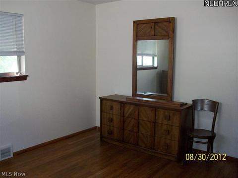 806 Charles St, Willowick, OH 44095 photo 19