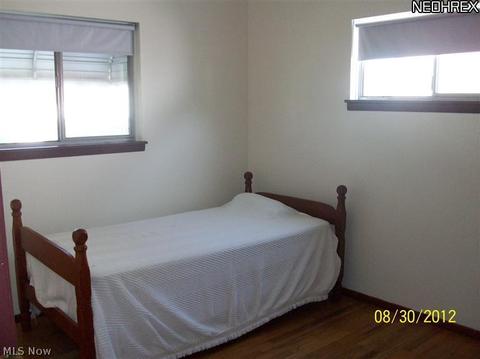 806 Charles St, Willowick, OH 44095 photo 17
