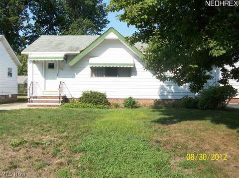 806 Charles St, Willowick, OH 44095 photo 2