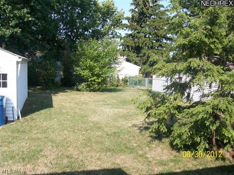 806 Charles St, Willowick, OH 44095 photo 5