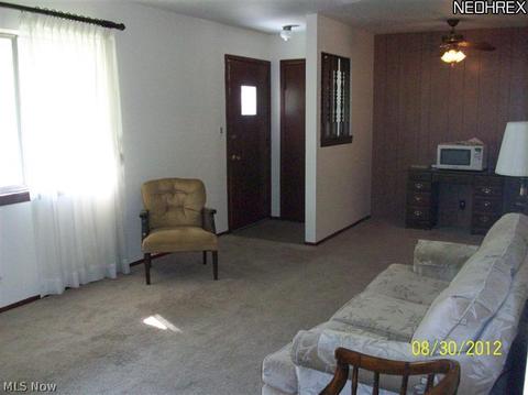 806 Charles St, Willowick, OH 44095 photo 12