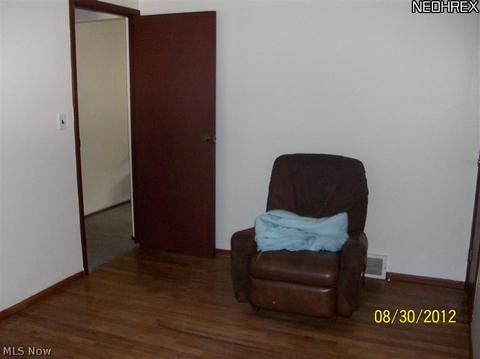 806 Charles St, Willowick, OH 44095 photo 13