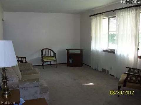 806 Charles St, Willowick, OH 44095 photo 10
