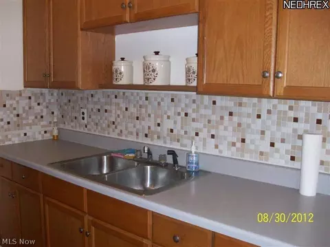 806 Charles St, Willowick, OH 44095 photo 8