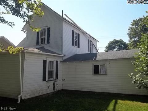 304 W Line St, Minerva, OH 44657 photo 4