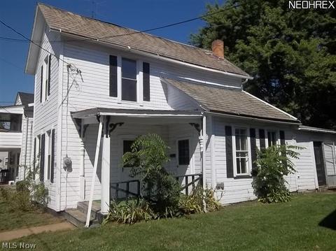 304 W Line St, Minerva, OH 44657 photo 2