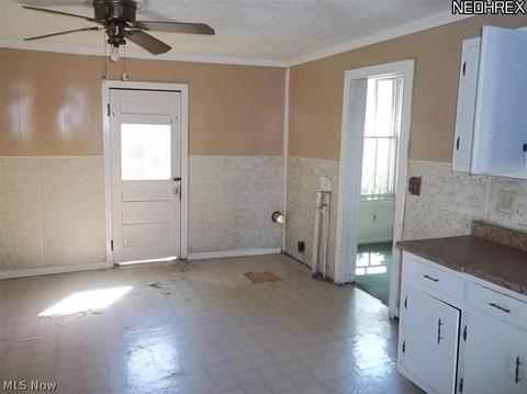 304 W Line St, Minerva, OH 44657 photo 9