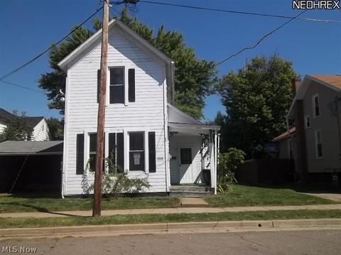 304 W Line St, Minerva, OH 44657 photo 1
