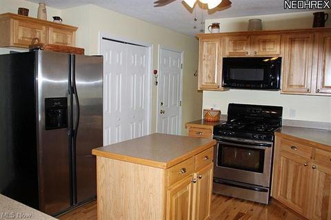 5327 Ledge Rock Dr, Rootstown, OH 44272 photo 7
