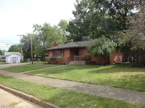 118 Hemlock St, Dover, OH 44622 photo 3