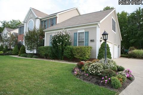 170 Chadwick Dr, Aurora, OH 44202 photo 2