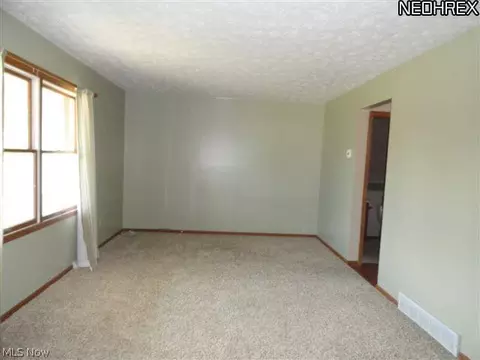 168 Karns Dr, Dover, OH 44622 photo 5