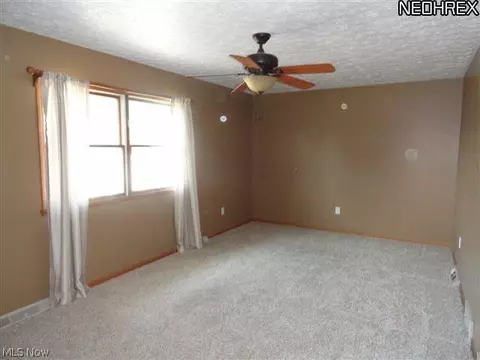 168 Karns Dr, Dover, OH 44622 photo 4