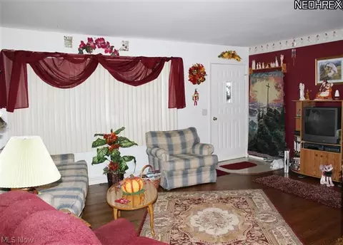 811 Lakeview Dr, Dover, OH 44622 photo 6