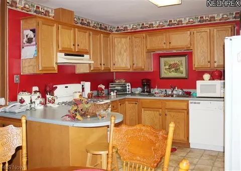 811 Lakeview Dr, Dover, OH 44622 photo 9
