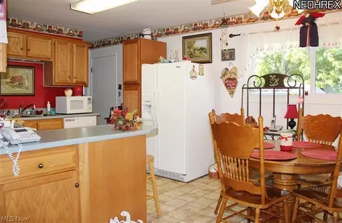 811 Lakeview Dr, Dover, OH 44622 photo 8