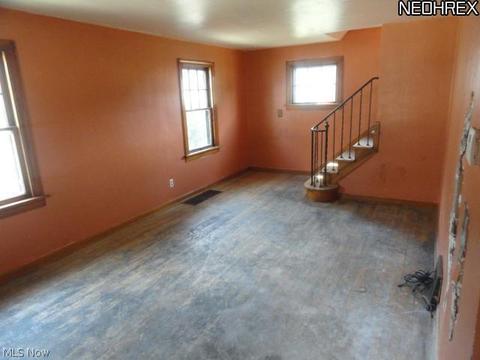 1722 E 34th St, Lorain, OH 44055 photo 2