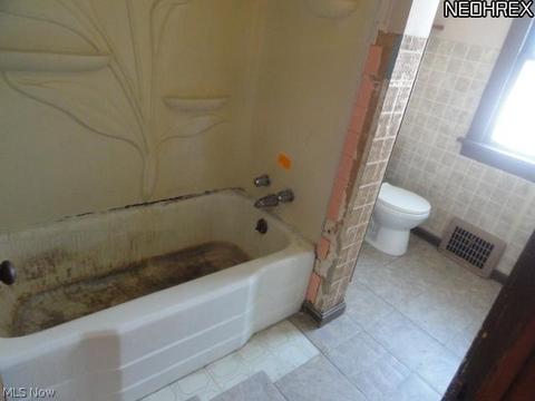 1722 E 34th St, Lorain, OH 44055 photo 5