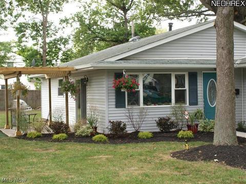 4798 Forest Rd, Mentor, OH 44060 photo 1