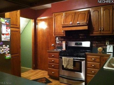 513 8th St, Struthers, OH 44471 photo 4