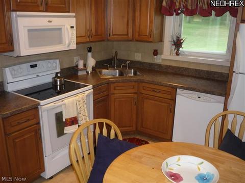 135 Hamilton Blvd, Struthers, OH 44471 photo 2