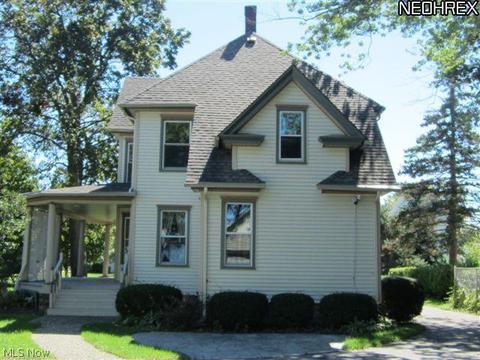 1053 Erie Ave, Lorain, OH 44052 photo 2