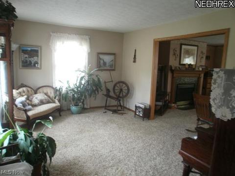 4873 Pheasant Dr, Lorain, OH 44053 photo 2
