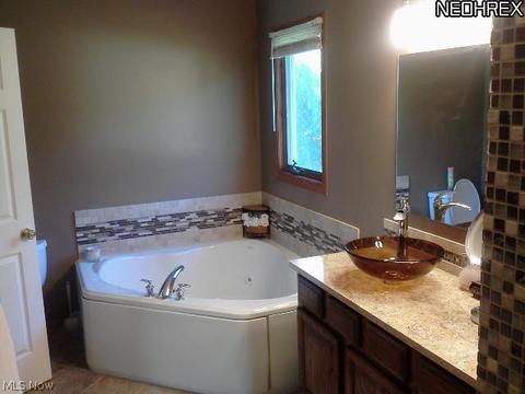 4873 Pheasant Dr, Lorain, OH 44053 photo 12