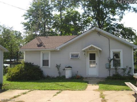 26934 Stanley Dr, Beloit, OH 44609 photo 1