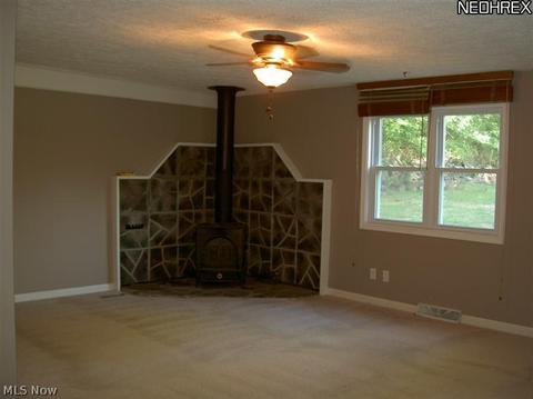1663 Van Lynn Rd, Akron, OH 44306 photo 2