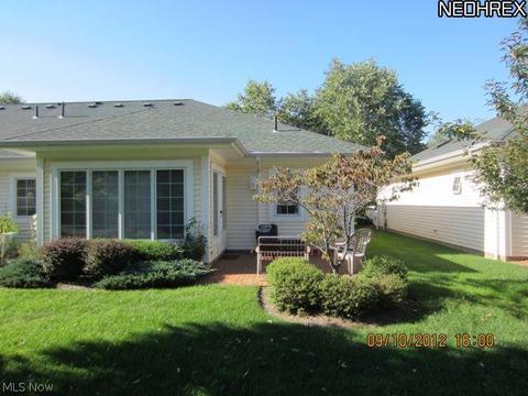 106 Legend Trl, Willowick, OH 44095 photo 5