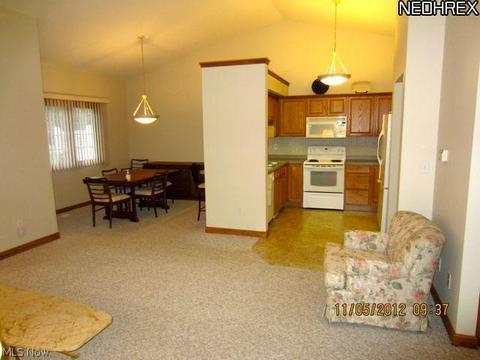 106 Legend Trl, Willowick, OH 44095 photo 15
